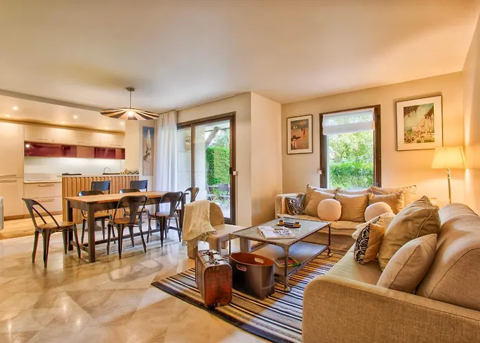 The Garden - 2 Bedrooms - Garden - Deauville
