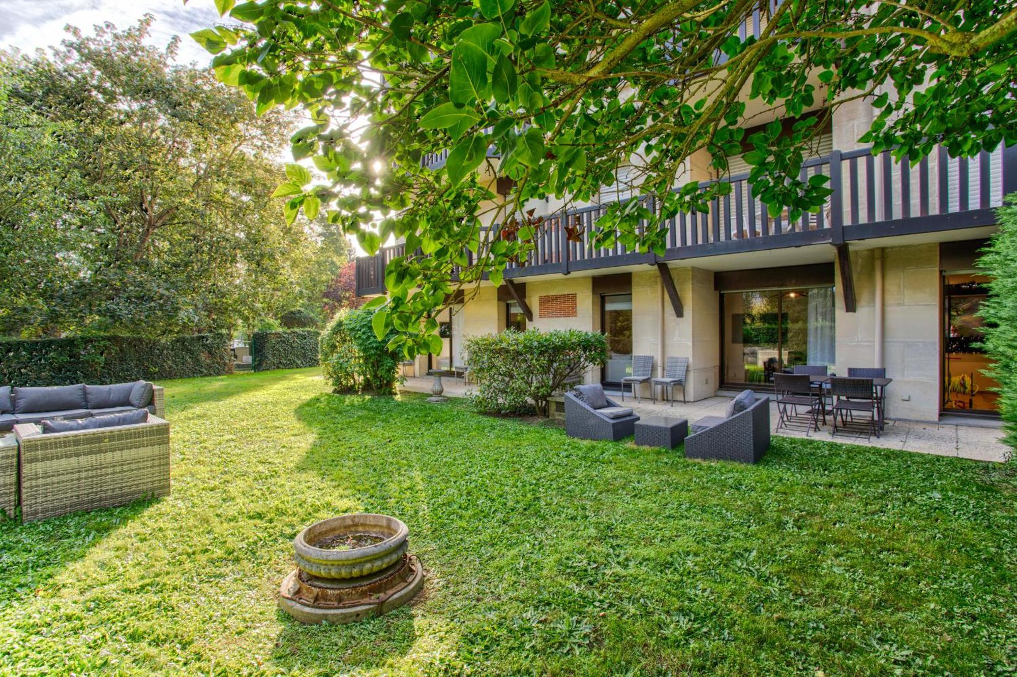 The Garden - 2 Bedrooms - Garden - Deauville